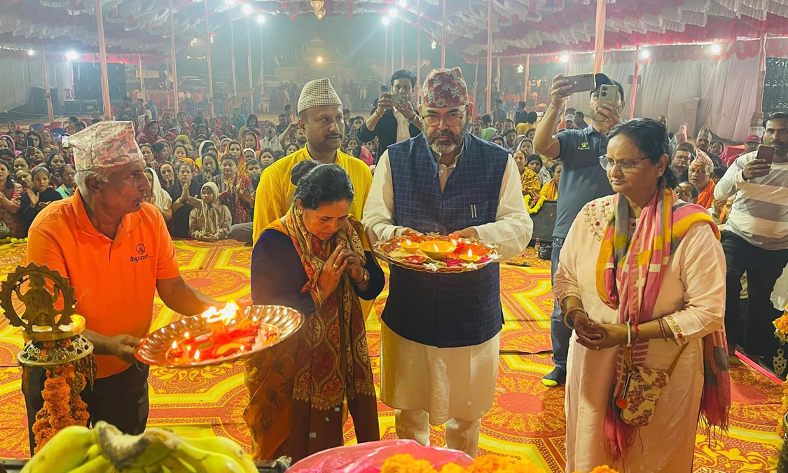 गाउँपालिकाको पैसामा राजनीतिको रोटी सेक्दै इस्तियाक