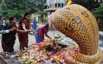 आज नाग पञ्चमी, घरघरमा नागको पूजा गरि मनाइदैँ