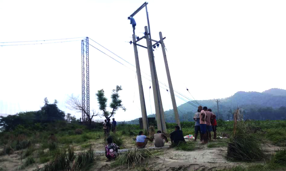 तीन दिनदेखि कुसुमस्थित राप्तीपारीका दर्जन गाउँ अन्धाकार